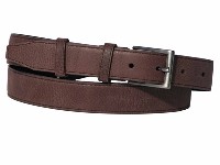 Men belts - Classic Gentleman belts - 99910022 / 30, èrni nikelj saten Klasični moški usnjeni pasovi so sestavljeni iz dveh plasti. Moški usnjeni pasovi so izdelani iz govejega usnja, serija 010000. Usnjeni pasovi izvedbe premium so  podloženi s pravim usnjem, v izvedbi klasik so moški pasovi podloženi s plastjo iz recikliranega usnja. Moški pasovi imajo zaponko na usnjenem jezičku z vijakom pritrjeno na usnjen pas kar vam omogoča enostavno krajšanje.